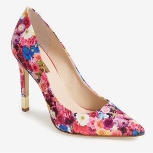 Guess Babbitta 3 Floral Pink multi color gold embellished pumps Size 9